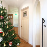 クリスマスツリーが飾れる広い玄関ホール